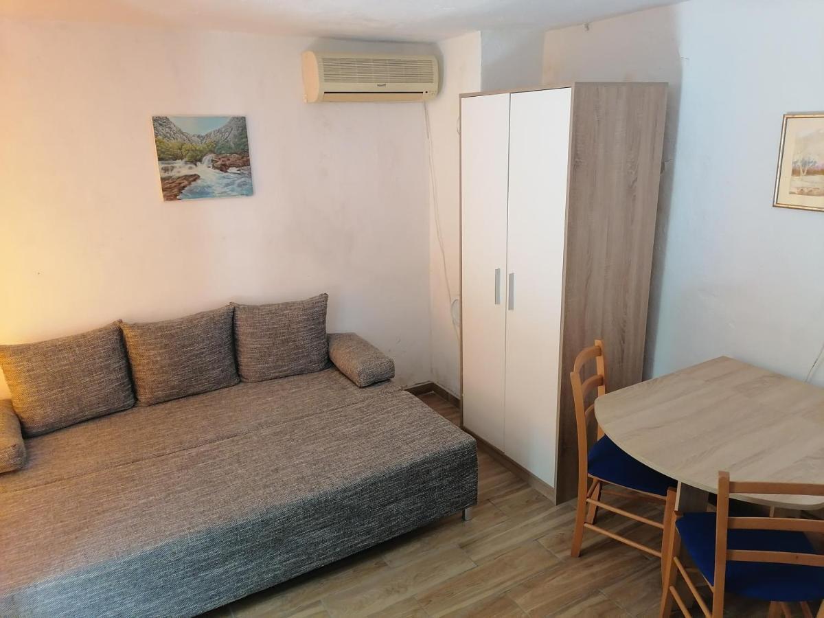 Apartman Milica Golubic  Exterior photo